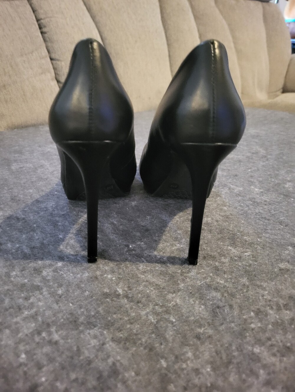 Gianni Bini Black Platform Stiletto Pumps - Picture 5 of 6